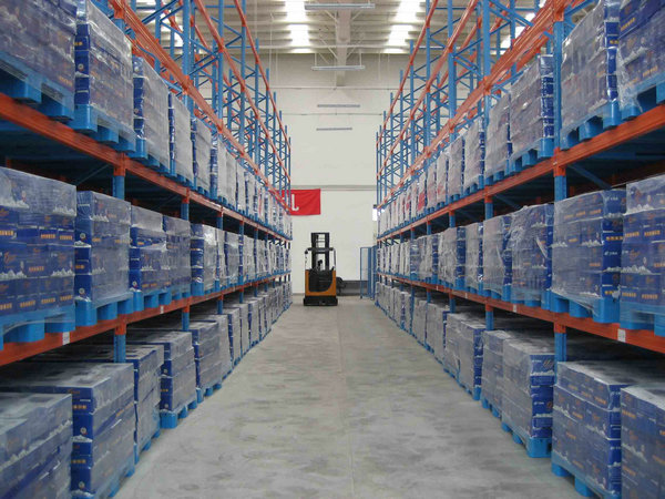 Warehouse heavy shelves
